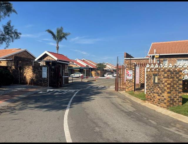 2 BEDROOM PROPERTY TO RENT IN NOORDHEUWEL